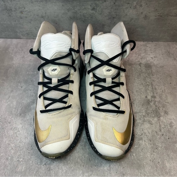 Nike Lebron 13 Basketball Shoes 808709-170 Womens sz 7.5 - gold/white - Picture 2 of 6